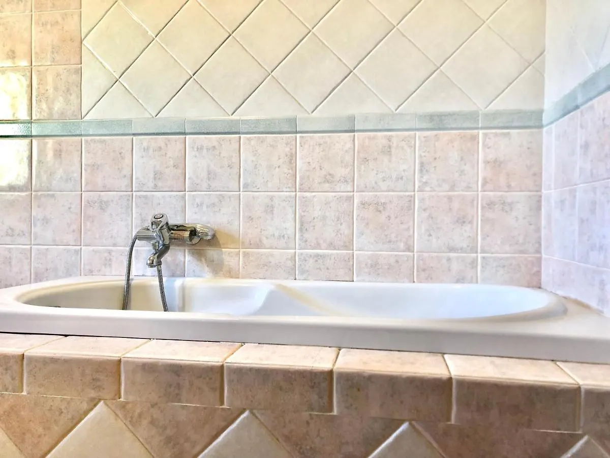 Casa Vacanze Sanseveria トルトリ 0*,